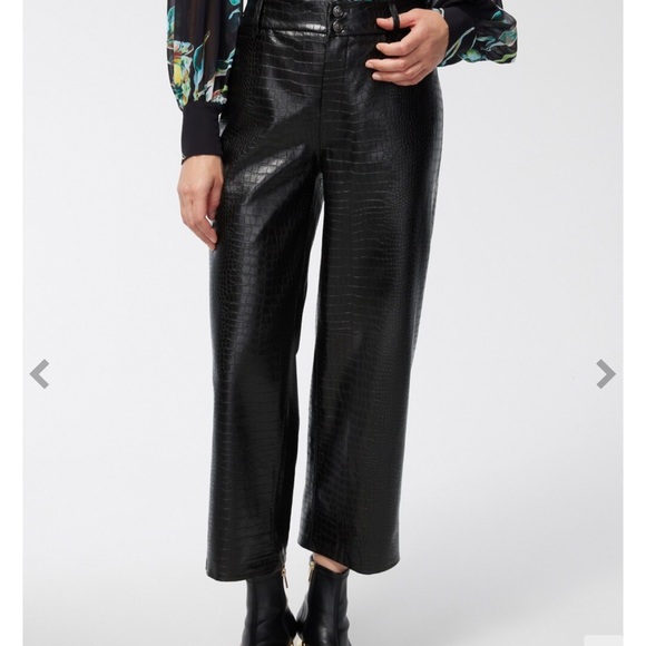 NWT Chico’s Faux Crocodile Wide Leg Crops - Picture 2 of 9